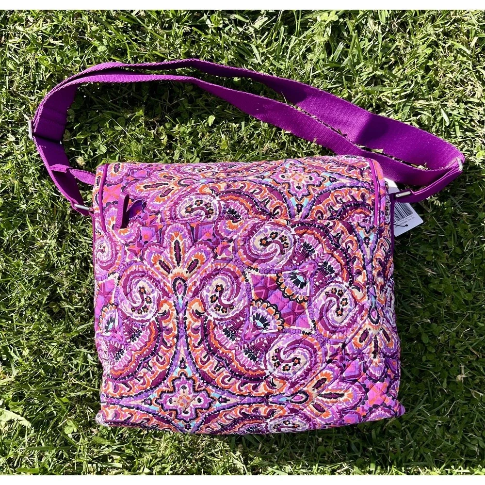 Vera‎ Bradley Iconic Messenger Bag Womens Medium Purple Dream Tapestry Crossbody